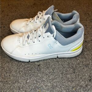 (SOLD) On The Roger Advantage Women’s Color White Size 10.5 US